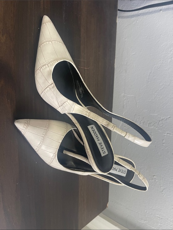 Steve Madden Shoes - Steve Madden Cream Textured Pointed Slingback Pumps